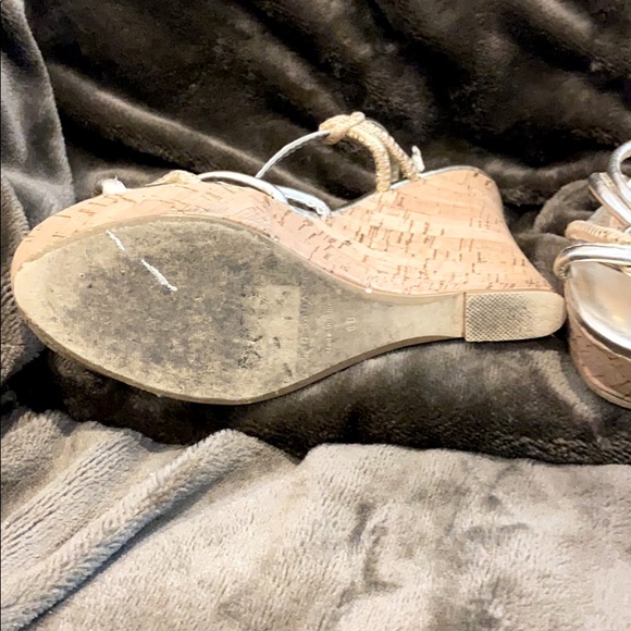 Colin Stuart gold wedge shoes - Picture 3 of 5